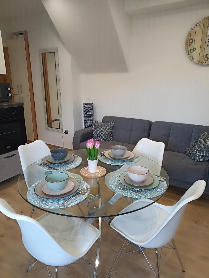 Appartamento Apartman Lara Zara Esterno foto