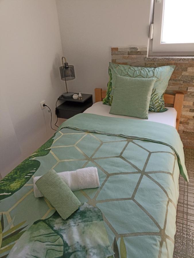 Appartamento Apartman Lara Zara Esterno foto