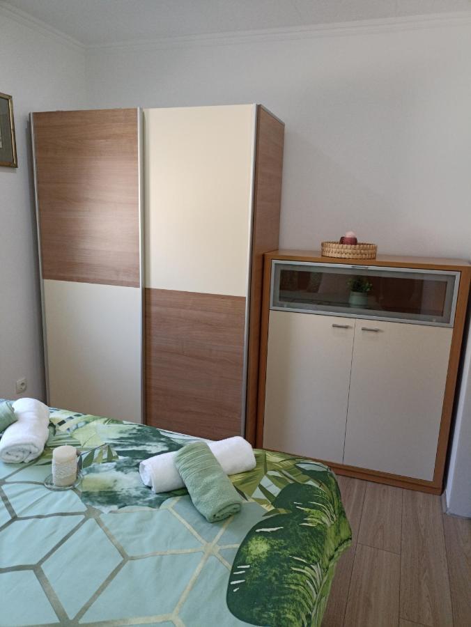 Appartamento Apartman Lara Zara Esterno foto