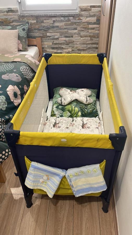 Appartamento Apartman Lara Zara Esterno foto
